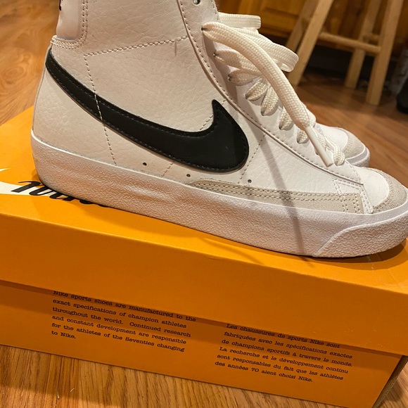 SOLD - Picture 5 of 5